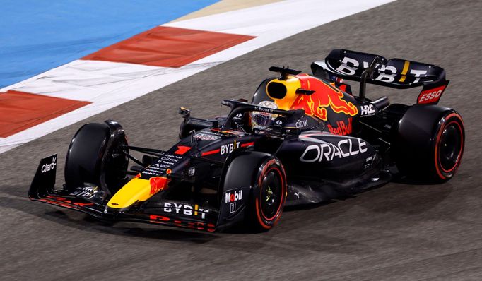 Max Verstappen v Red Bullu během VC Bahrajnu F1 2022