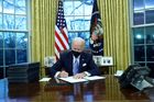 Biden ohlásil nové sankce vůči Rusku. USA vyhostily deset diplomatů