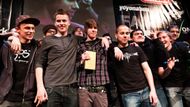"Je to pro mě obrovské překvapení, vůbec jsem něco takového nečekal," řekl ČTK Bubák, kterého pro jeho podobnost s kanadskou popovou hvězdou dívky v sále označily za "českého Justina Biebra".