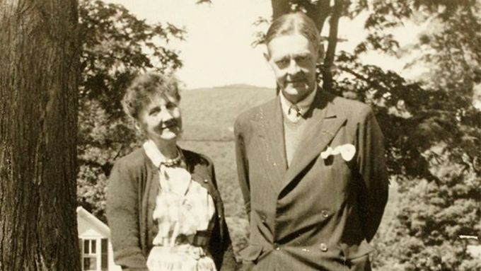 T.S. Eliot a Emily Haleová v americkém Vermontu v létě 1946.
