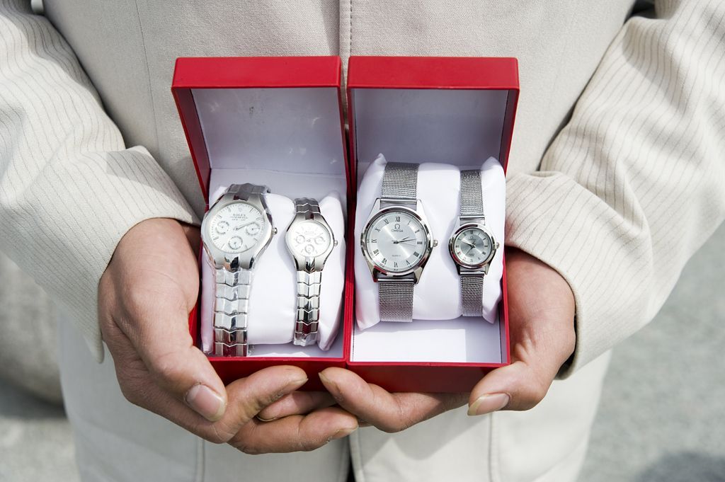 Napodobeniny hodinek značky Rolex a Omega - ISIFA
