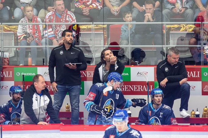 Jaromír Jágr zatím pomáhá Kladnu jen ze střídačky.