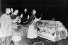 Unikátní fotky z Vatikánu: S Beranem se rozloučil papež, setkal se i s kardinálovými sourozenci