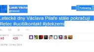 Václav Pilař to pak od Váchy schytal po ligovém zápase mezi Plzní a Bohemians 1905, po faulu na nějž se pískal pokutový kop. Tentokrát Vácha svůj vzkaz na Twitteru ponechal, i trenér reprezentace Pavel Vrba navíc přiznal, že ho nezajímá, co si jeho svěřenci na Twitteru vzkazují, důležité prý pro něj je, jak spolu komunikují v kabině.