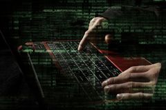 Nebezpečný virus v Česku napadl stovky počítačů. Útok ochromil i reklamní agenturu Ogilvy