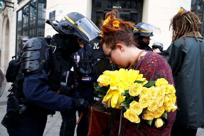 Protest hnutí žlutých vest v Paříži - 8. prosinec