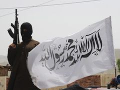 Pákistánský bojovník Talibanu.