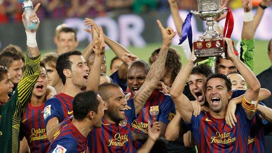 Real se znovu sklonil před Barcelonou. Fábregas má po dvou dnech trofej