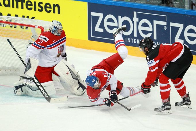 MS 2015, SF Česko-Kanada: Ondřej Pavelec a Jakub Nakládal - Aaron Ekblad