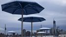 The skyline of New York's Lower Manhattan and One World Trade Center after the passing of a winter storm in Newport in New Jersey, February 9, 2013. A record-breaking blizzard packing hurricane-force winds pummeled the northeastern United States on Saturday, causing at least two storm-related deaths, cutting power to 700,000 homes and businesses and shutting down travel. REUTERS/Eduardo Munoz (UNITED STATES - Tags: ENVIRONMENT) Published: Úno. 9, 2013, 5:53 odp.