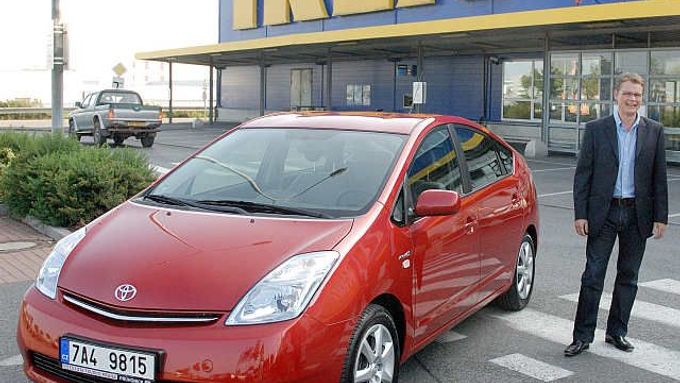 Hybridní auta podporuje v Česku i IKEA