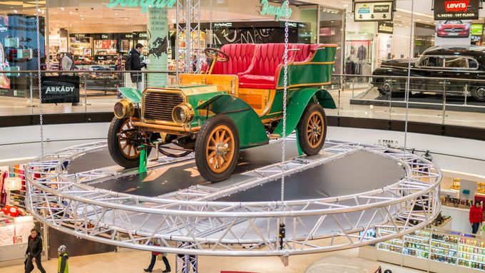 Benz Parsifal z roku 1902 byl prvním automobilem na světě, který nevypadal jako kočár