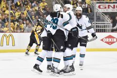 Brankář Jones udržel San Jose v bitvě o Stanley Cup