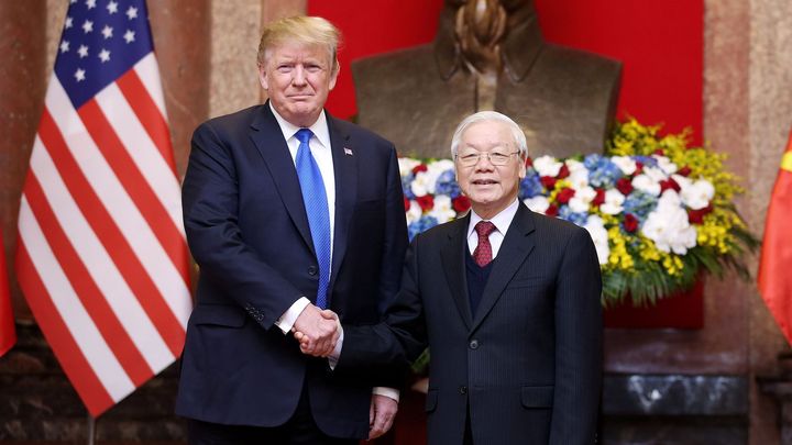 Trump před summitem nazval Kima svým přítelem. V Hanoji jednal s prezidentem Vietnamu