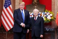 Trump před summitem nazval Kima svým přítelem. V Hanoji jednal s prezidentem Vietnamu