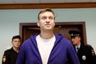 Moskevský soud o rok prodloužil podmínku opozičníka Navalného