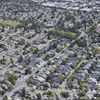 Čtvrť Coffey Park ve městě Santa Rosa před rozsáhlým požárem a po něm.