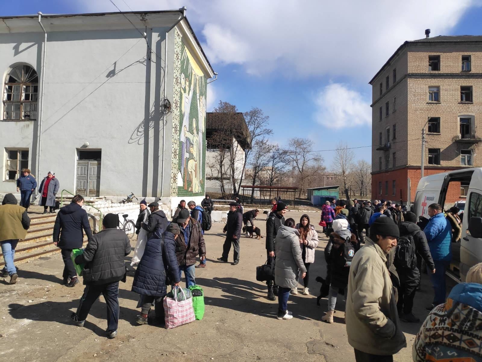 Evakuace lidí z města Rubižne