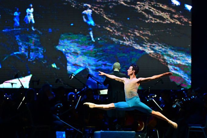 Choreografii připravil Jiří Bubeníček se souborem Les Ballets Bubeníček.