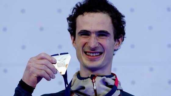 Adam Ondra se zlatou medailí pro mistra Evropy v lezení na obtížnost