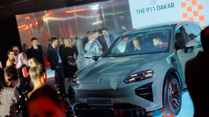 Nejvýkonnější Porsche všech dob přijelo do Česka. Cayenne se nabíjí bezdrátově