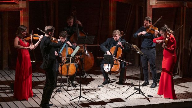 Je libo Beethoven v čističce nebo Schubert v pivovaru? Začíná hudební festival Troja