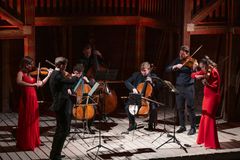 Je libo Beethoven v čističce nebo Schubert v pivovaru? Zažijte hudební festival Troja