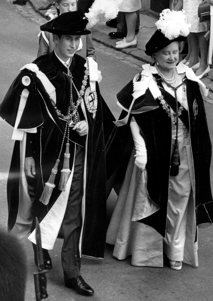 Princ Charles, královna Alžběta, královna matka
