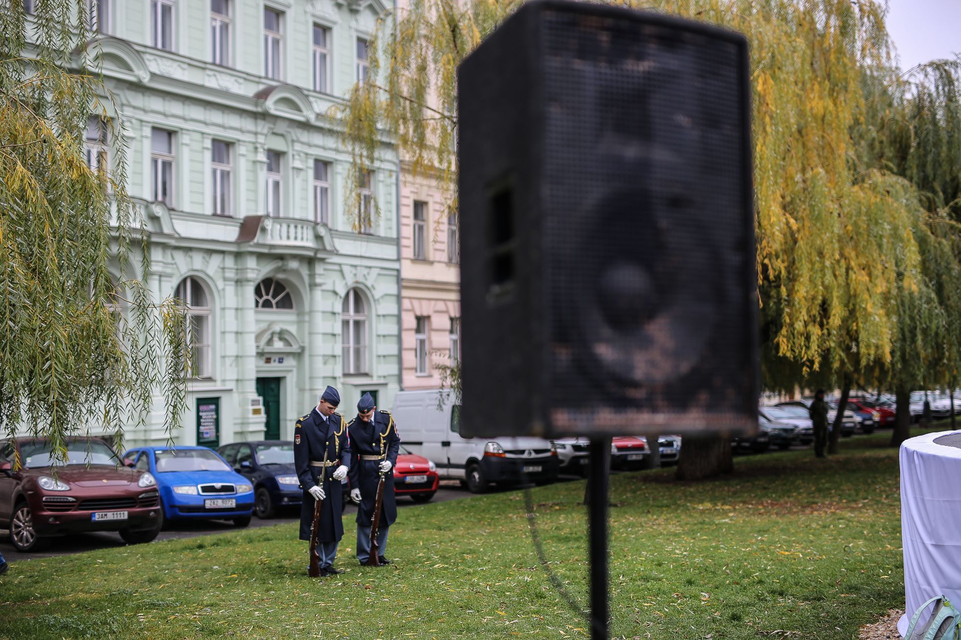 Odhalení pamětní desky Čechoslovákům bojujícím v RAF na památníku na Klárově v Praze