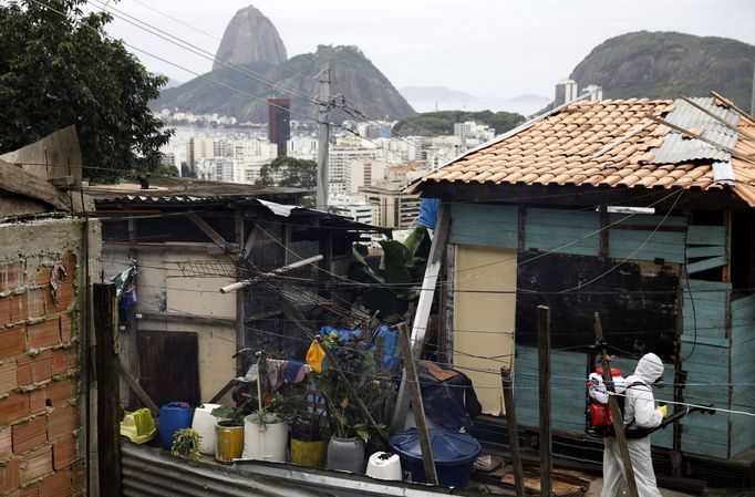 Chudinská čtvrť brazilského Rio de Janeira v době pandemie koronaviru.