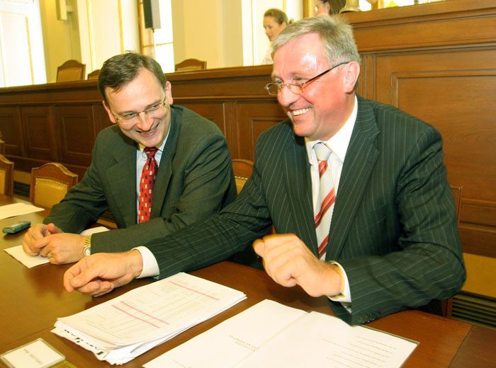 Topolánkova vláda poprvé ve sněmovně