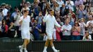 Britský tenista Andy Murray a Švýcar Rpger Federer nastupují do finále Wimbledonu 2012.