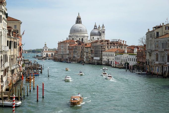 Na snímku je barokní bazilika Santa Maria Della Salute v Benátkách.