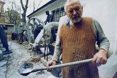 Zemřel sochař Olbram Zoubek, bylo mu 91 let. Svými díly uctil Jana Palacha i památku obětí komunismu