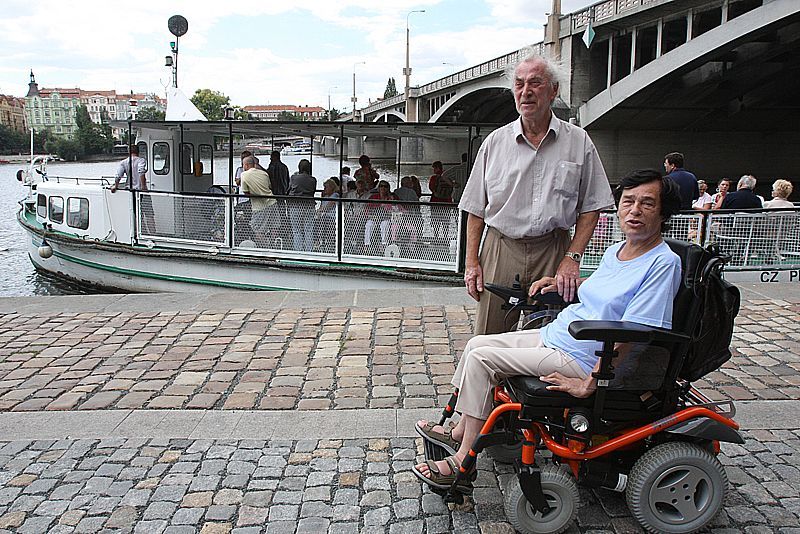 Pražské přívozy na Vltavě