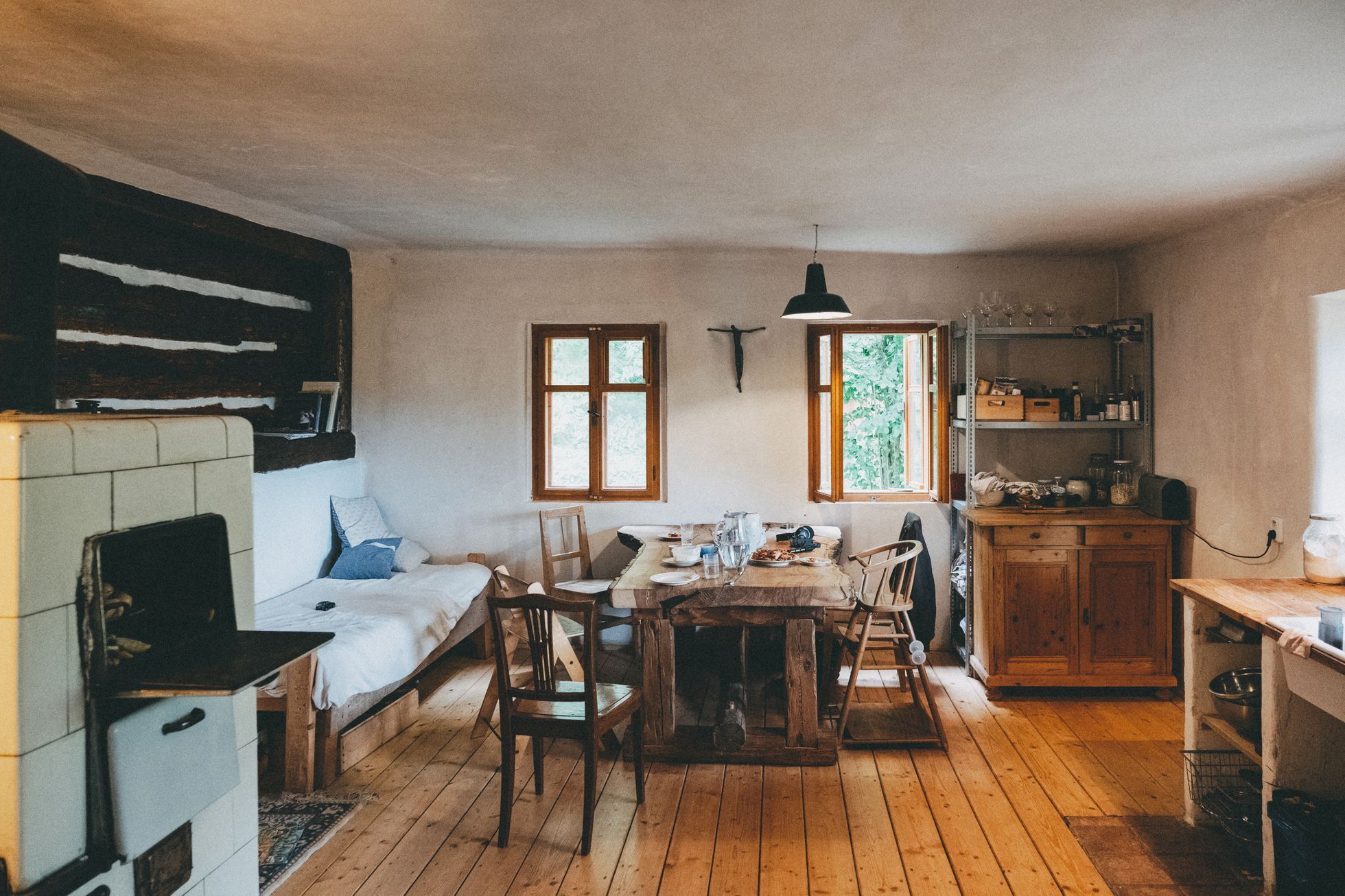 na okraji domov můj, kniha, rodina, bydlení, dům, podnikatel