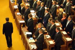 Aparát Poslanecké sněmovny začal připravovat rozpuštění