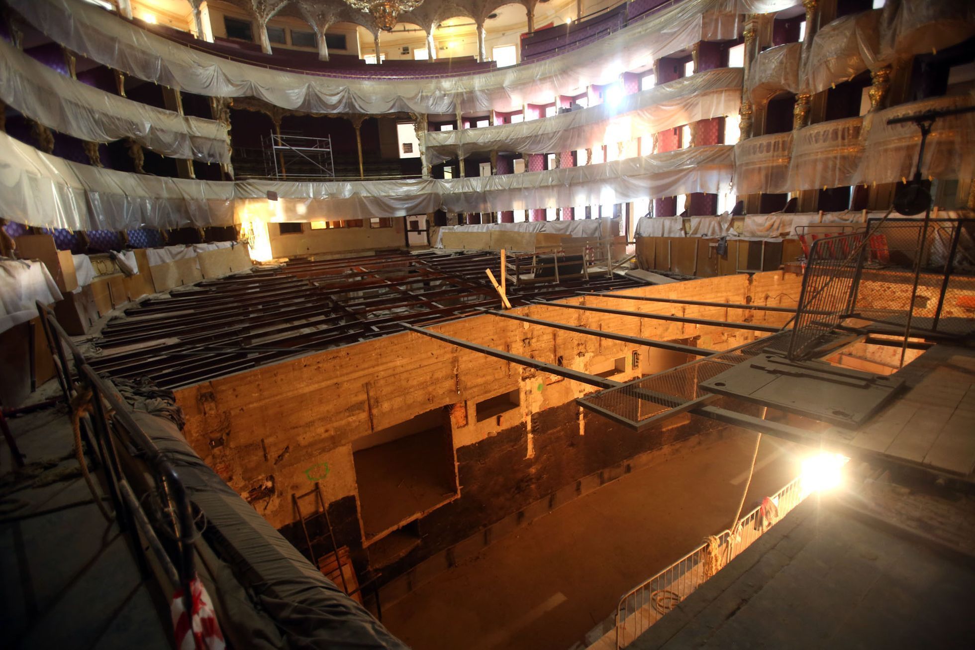 Státní opera v Praze po demolici