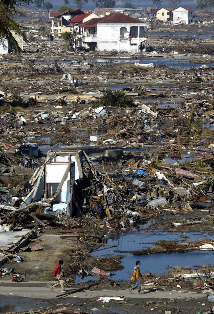 Uplynulo 15 let od ničivé vlny tsunami, která si 26. prosince 2004 vyžádala na pobřeží Indického oceánu v jihovýchodní Asii přes 230 000 mrtvých.