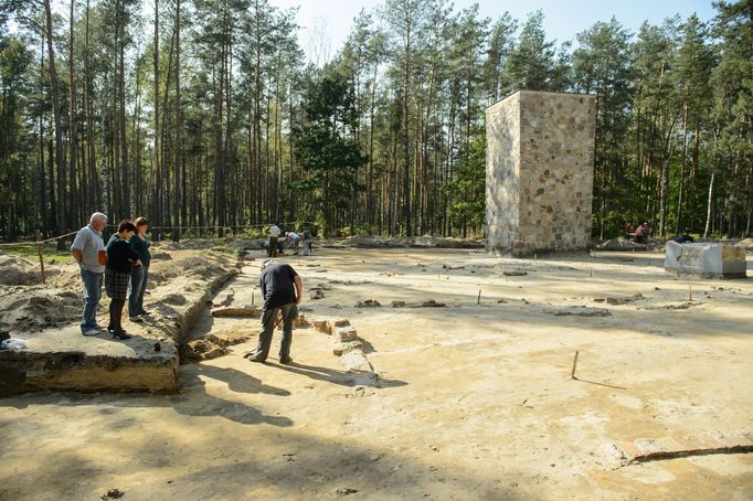 Před 80 lety byl otevřen nacistický vyhlazovací tábor Sobibor. V období od května 1942 do října 1943 tam bylo zavražděno asi 250 000 lidí.