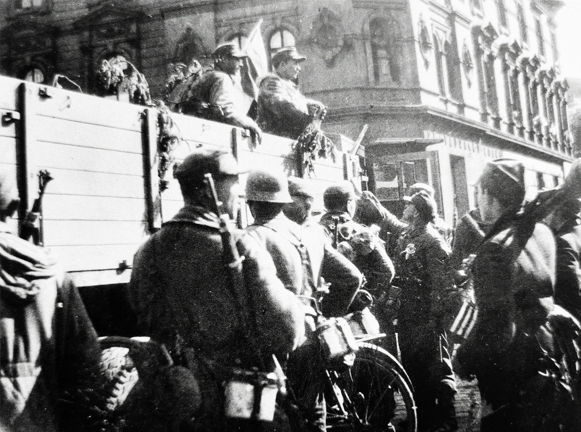 Jednorázové užití / Vlasovci - 1945 / New / Duben 2020 / 2