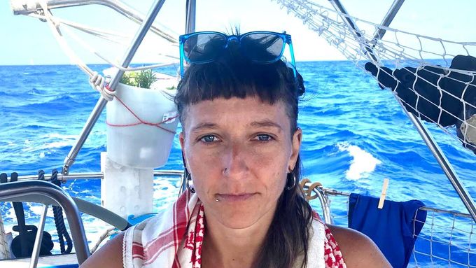 Šárka Přikrylová, jež byla součástí nedávno zadržené flotily pro Gazu, byla v úterý ráno deportována se skupinou Švýcarů z Izraele.