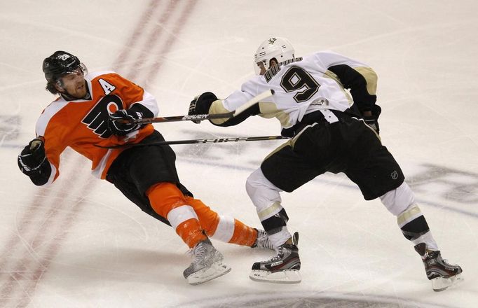 Philadelphia - Pittsburgh, 6. zápas (Pascal Dupuis a Claude Giroux)