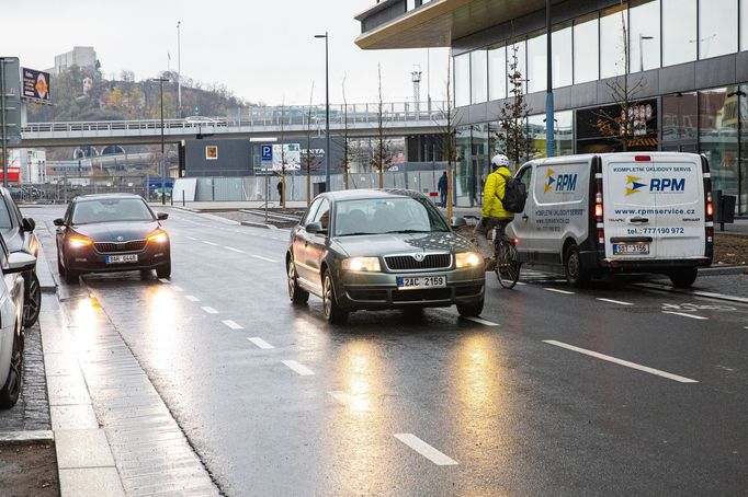 Masaryčka a nová ulice Na Florenci a problémy s dopravou a parkováním.