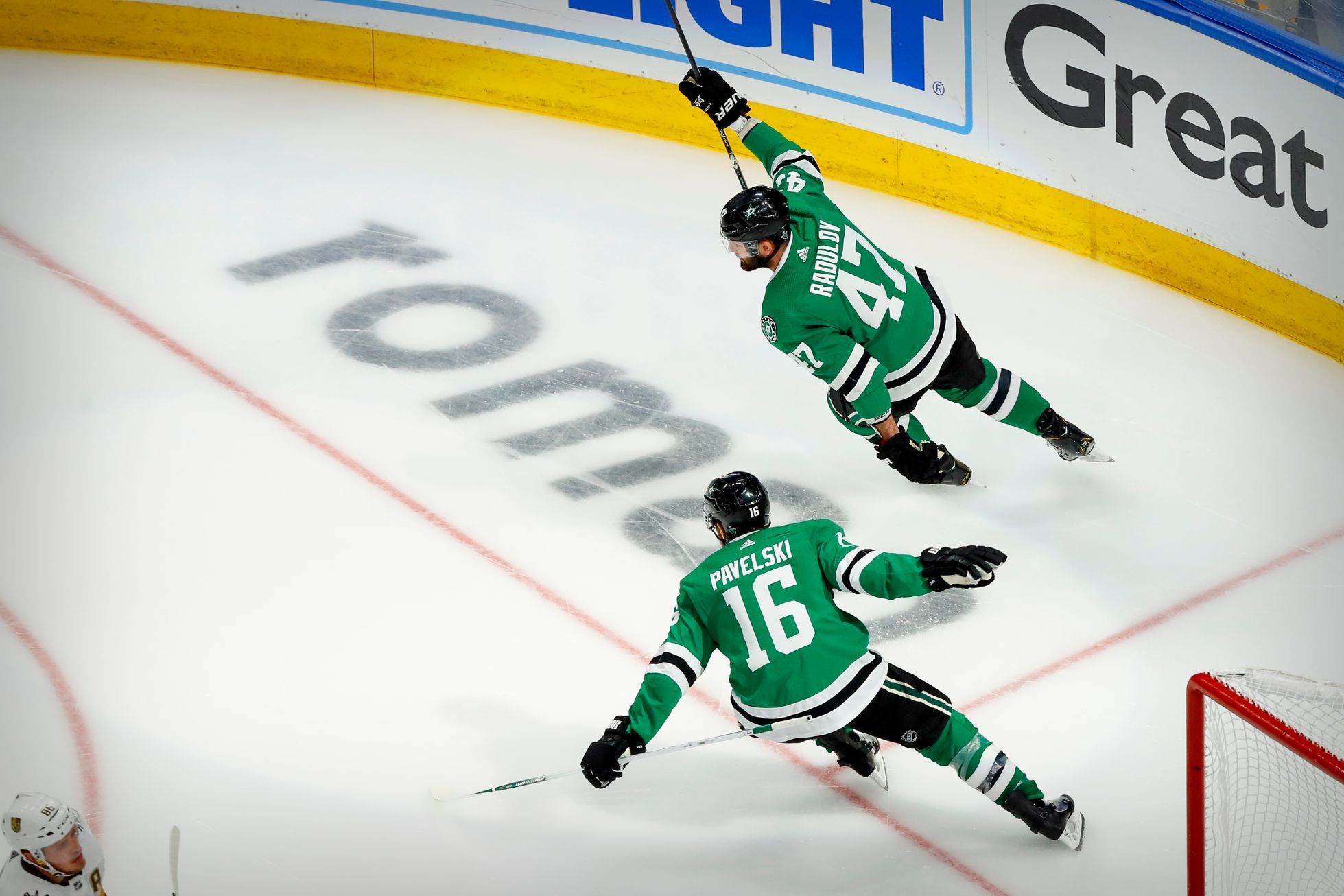 Alexander Radulov (Dallas Stars) slaví branku v play off NHL 2020