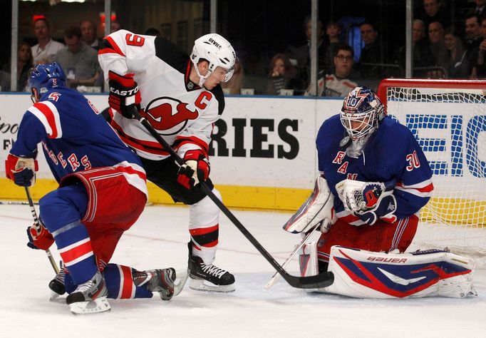 Zach Parise v šanci proti Rangers