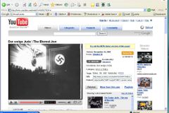 YouTube čelí žalobě. Dává prostor neonacistům