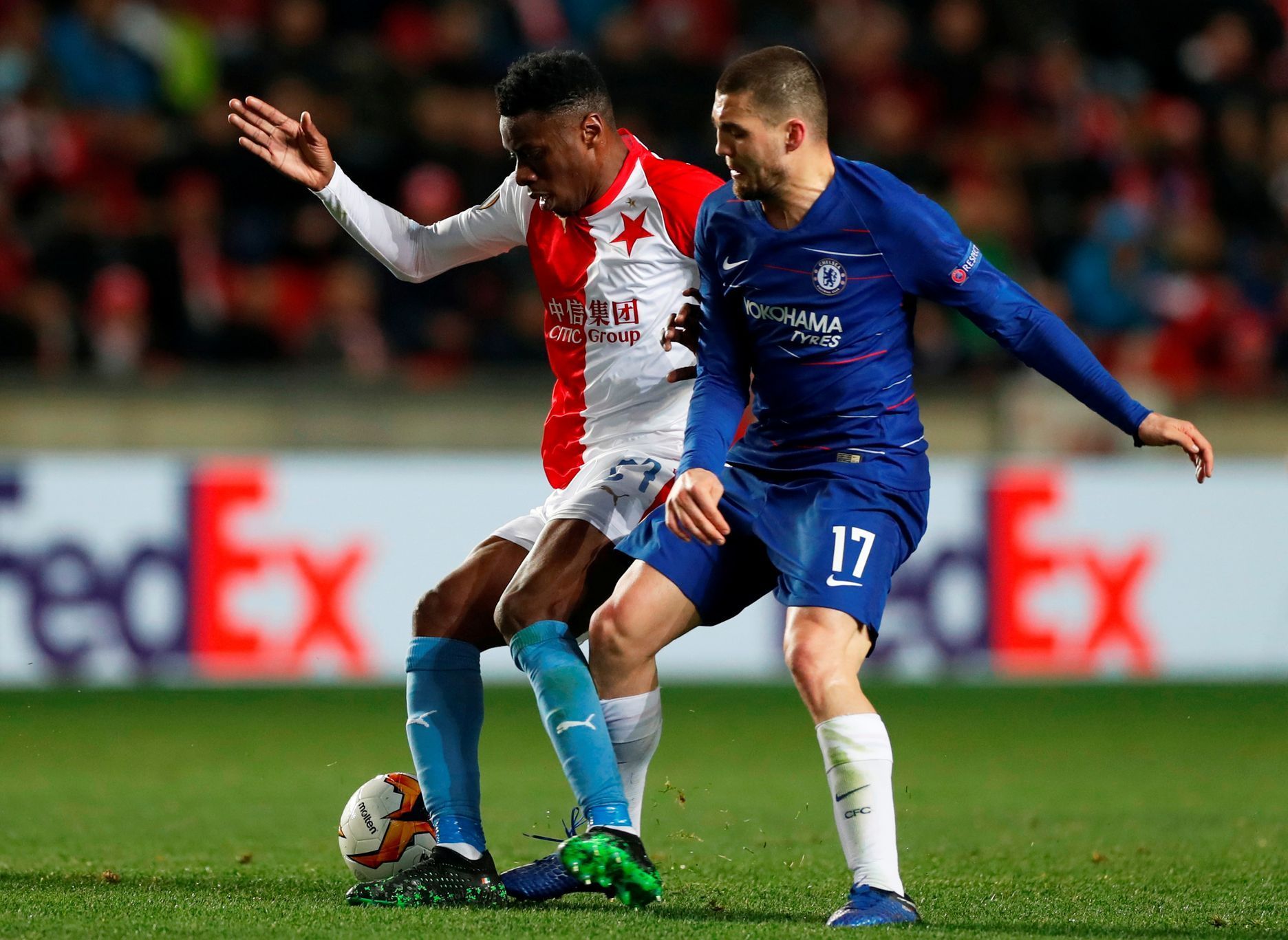 Ibrahim Traoré a Mateo Kovačič v prvním čtvrtfinále Evropské ligy Slavia - Chelsea