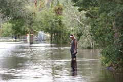 Živě: Největší město Floridy bojuje s velkou vodou. Bez elektřiny je 7,2 milionu domácností
