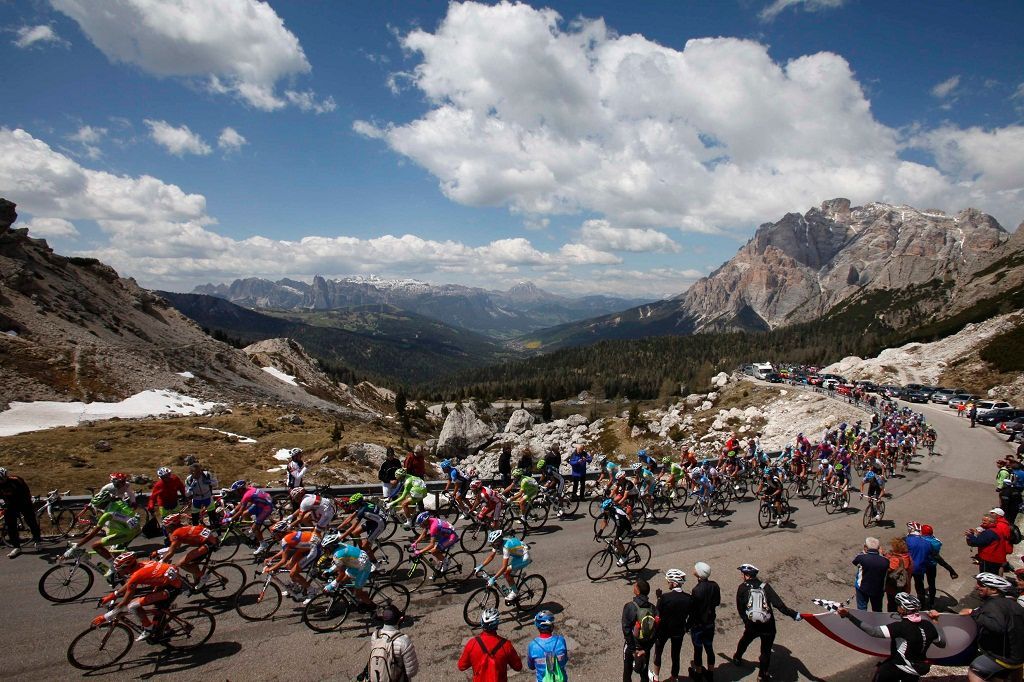 Cyklistika, závod Giro d´Italia, 17. etapa horská, peloton